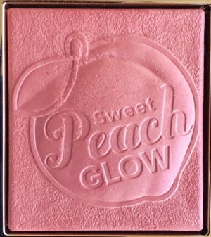 Too Faced Sweet Peach Glow Peach-Infused Highlighting Palette Review Swatches Swatch